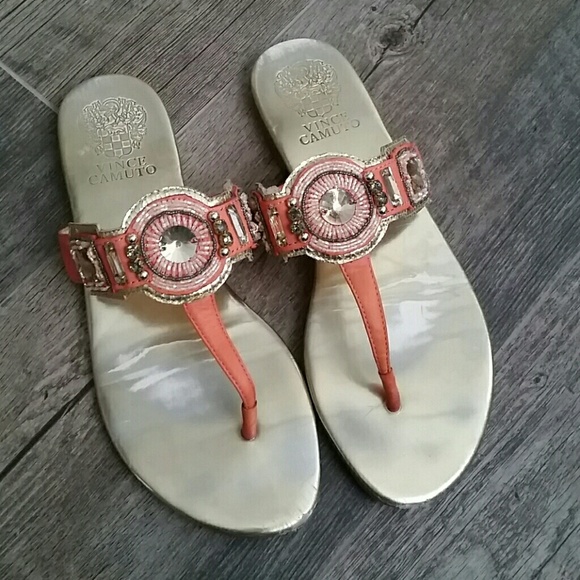 Vince Camuto Shoes - Vince Camuto flip flops